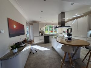 kitchen- click for photo gallery